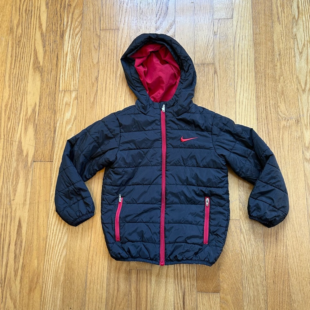 Kids Nike Puffer Jacket
Size Youth 4/XS